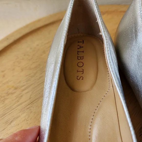 Talbots Sutton buckle silver metallic flats size 8 - Picture 4 of 13